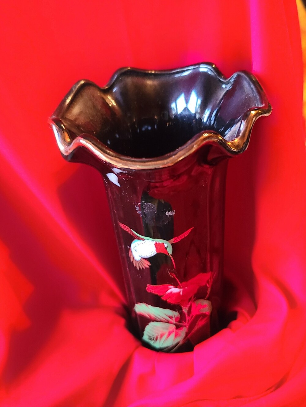 Vintage Black Glass Vase with Red Floral and Hummingbird Motif - Picture 4 of 8